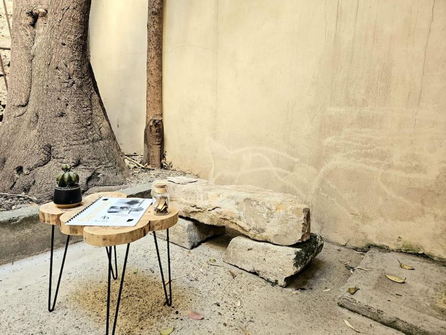 La Patio - Coeur De Ville - Clim Nîmes Buitenkant foto